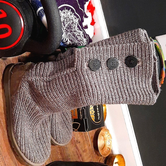Ugg classic Cardy boot gray size 9 - Picture 1 of 1